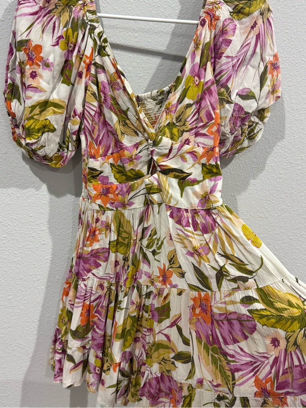Floral Puff-Sleeve Summer Dress in White and Pink